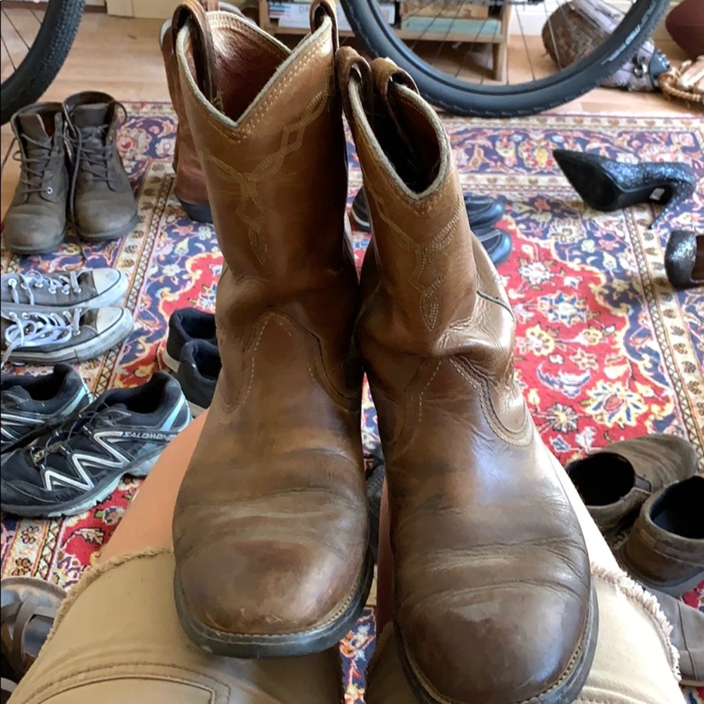 Cowboy boots!! Size 8